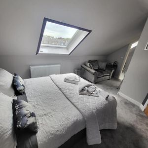 Lauderville guest house